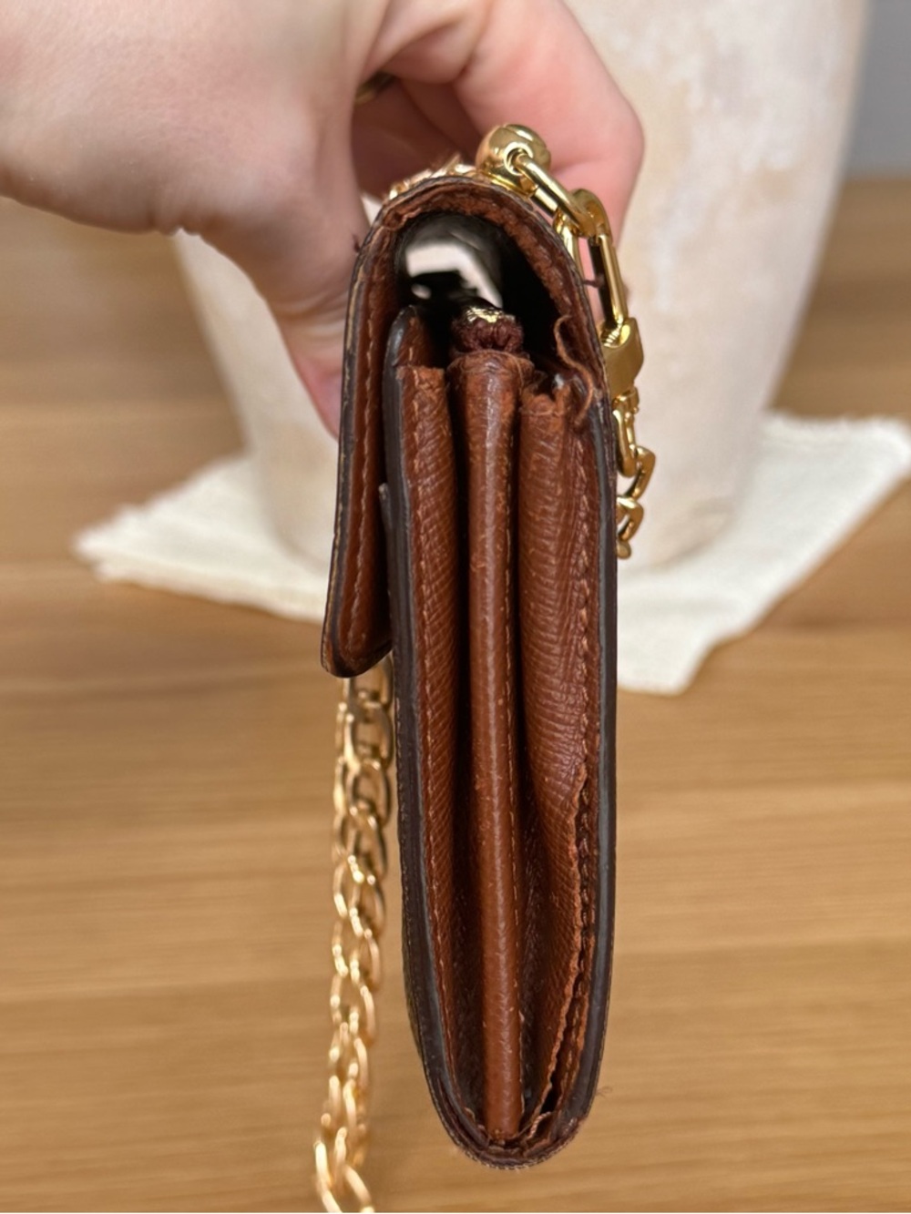 ✅AUTH✅Louis Vuitton Mono Sarah Wallet on a Chain - Picture 5 of 15